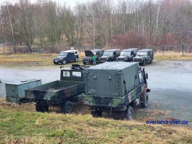 4 Mercedes 250 GD, 2 Unimogs und ein Jeep
